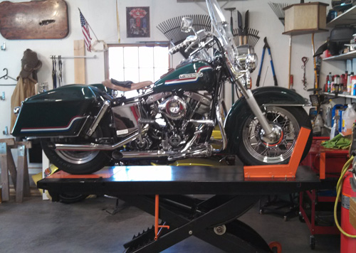 1977 motorcycle rebuild on pro 1200 lift table