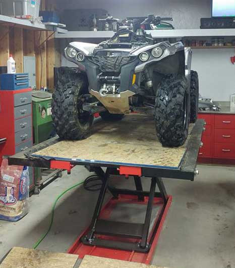 Can Am Outlander 2013 on PRO 2500 ATV UTV Lift Table