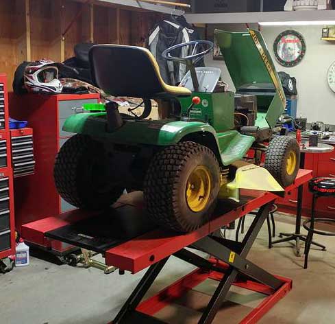 John Deere Mower PRO 2500 lift table