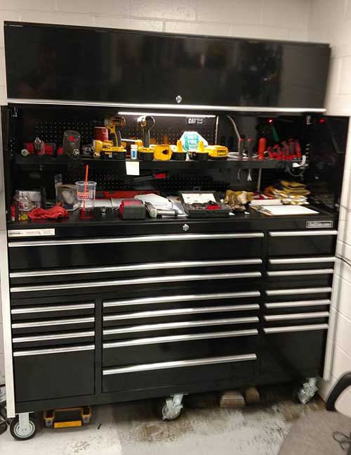 Mark submits toolbox photo with tools rollcab and top hutch
