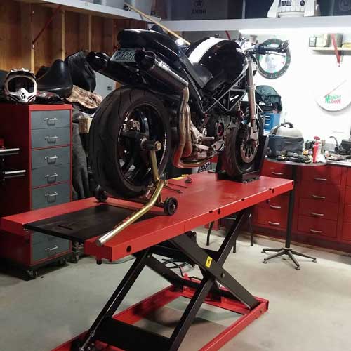 Ducati Monster S2R1000 on PRO 2500 lift table