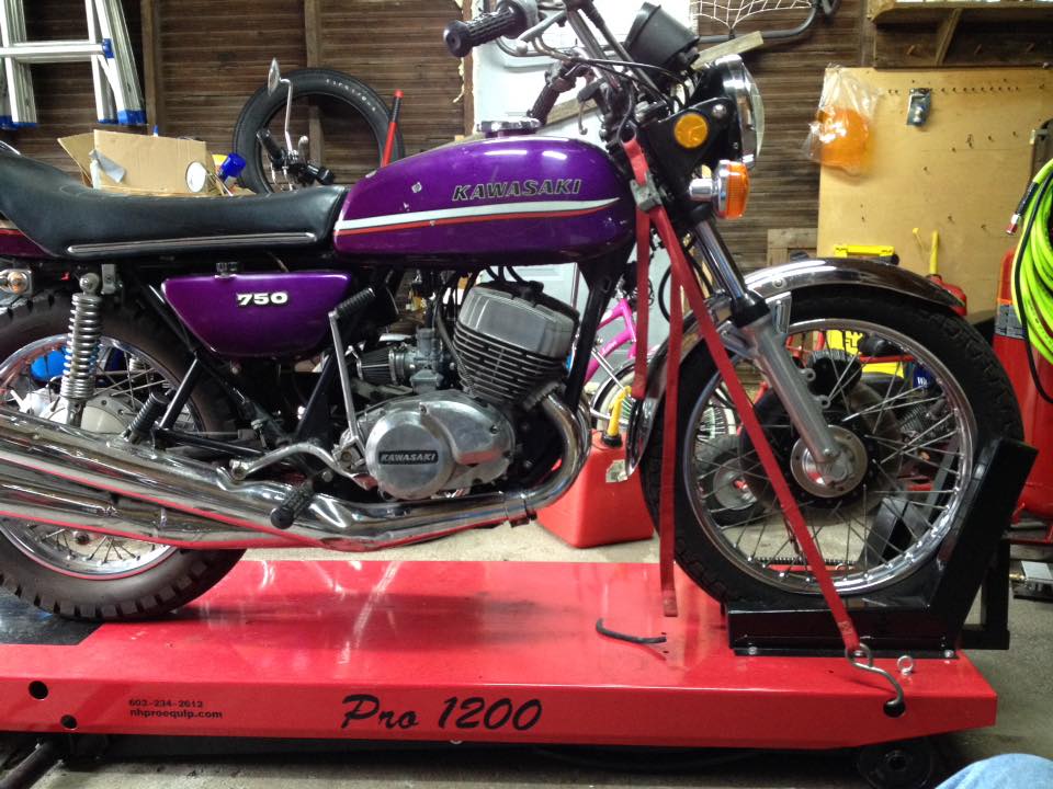 Kawasaki on PRO 1200 Motorcycle Lift