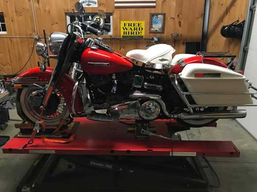 1977 Harley Davidson Electraglide on the Elevator 1800 motorcycle lift table