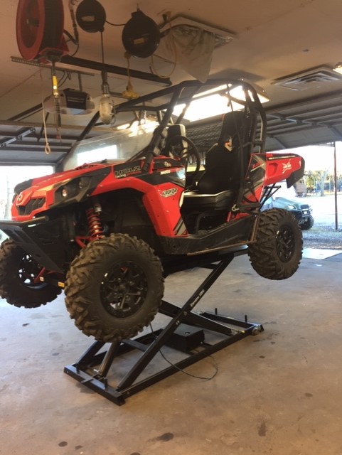 Can Am Commander UTV atop Elevator 2000E Lift (no sides)