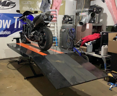 Yamaha Bike on PRO 1200SEMAX Lift Table