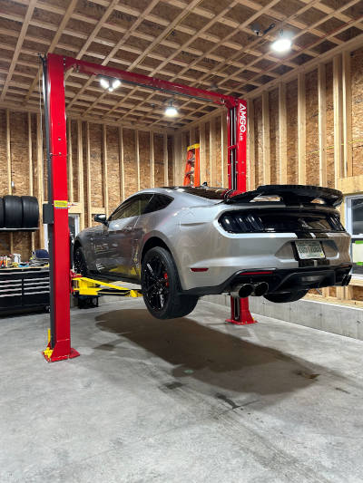 2 Post Lift with Ford Shelby GT500 OH-9 Amgo Jeff T