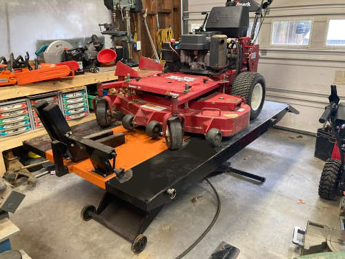 PRO 1200M Mower Lift Table NH Matty G