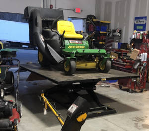 Roys Power Equipment Service Elevator 1800M Mower Lift Table