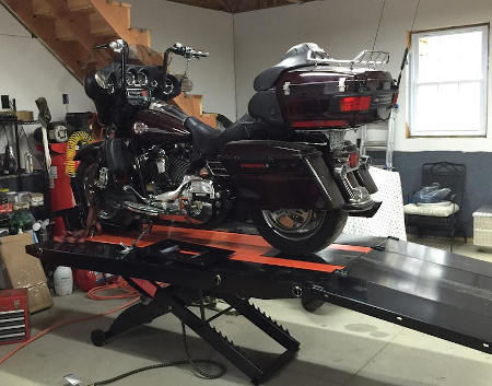 Erick's 2005 Harley Davidson Ultra Classic on the PRO 1200SEMAX Motorcycle Lift