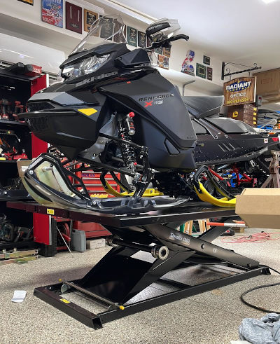 Skidoo Renegade snowmobile Elevator 1800 lift table